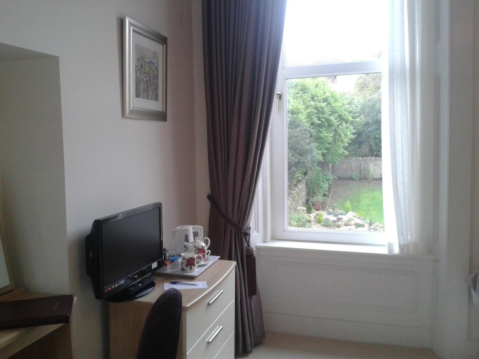 Douglas Park Guest House Kirn Room photo